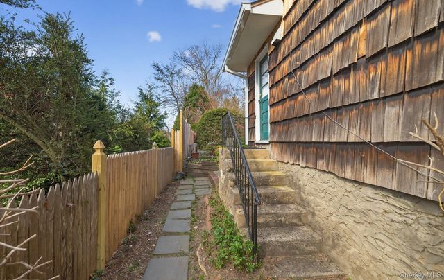 57 Knott Drive, Glen Cove, NY 11542