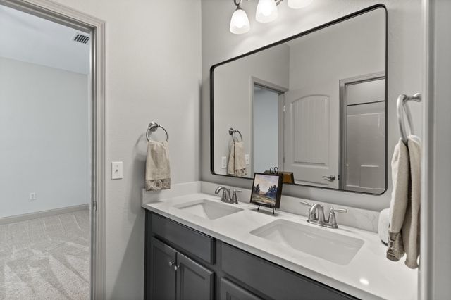 14 E Yellowstone, Hattiesburg, MS 39402