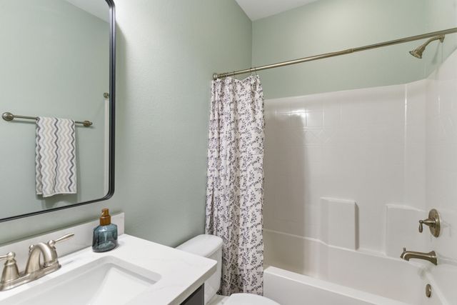 14 E Yellowstone, Hattiesburg, MS 39402