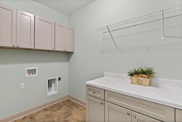 14 E Yellowstone, Hattiesburg, MS 39402