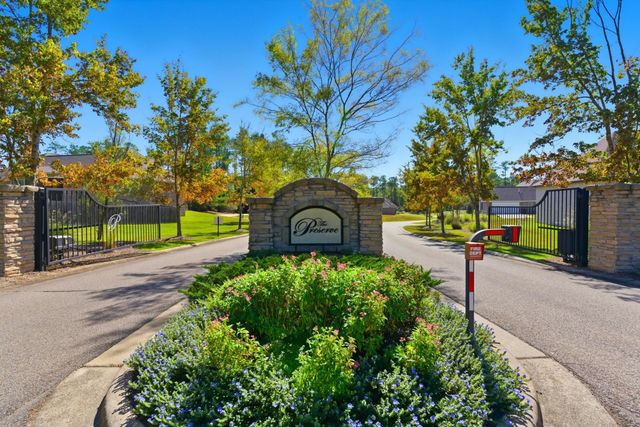 14 E Yellowstone, Hattiesburg, MS 39402