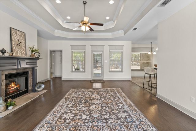 14 E Yellowstone, Hattiesburg, MS 39402