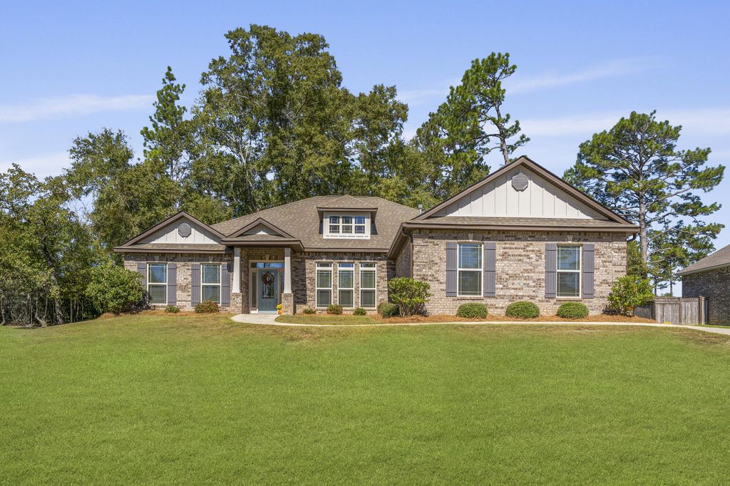 14 E Yellowstone, Hattiesburg, MS 39402