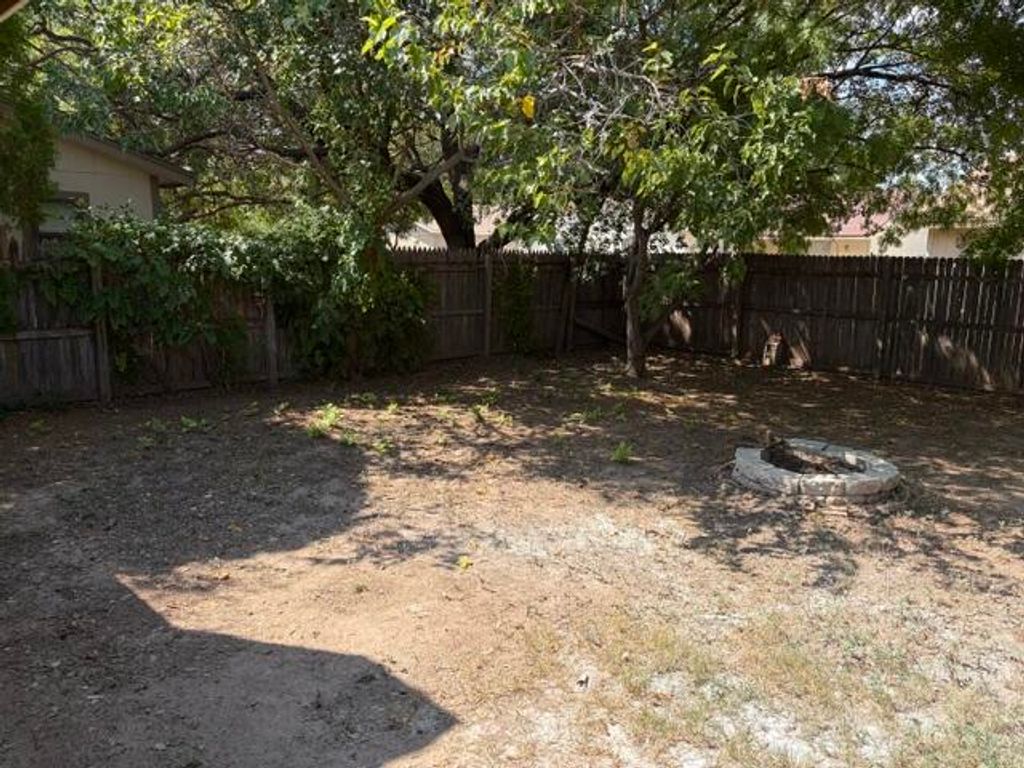 Image 12 of property listing at 1121 Toby Lane, San Angelo, TX 76903