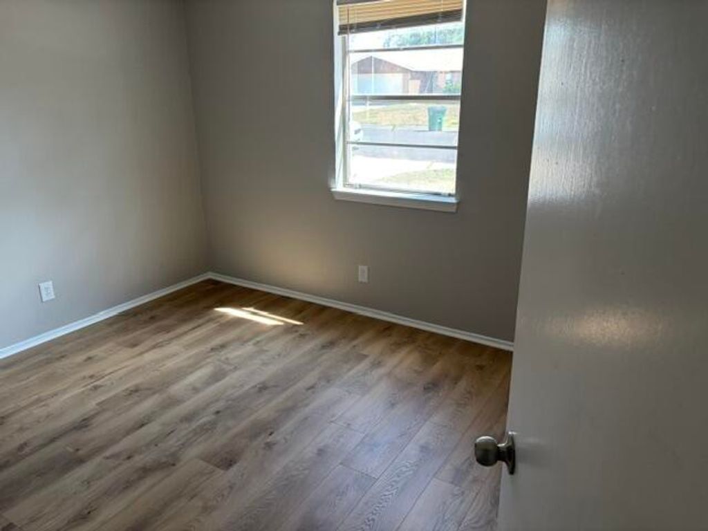 Image 9 of property listing at 1121 Toby Lane, San Angelo, TX 76903