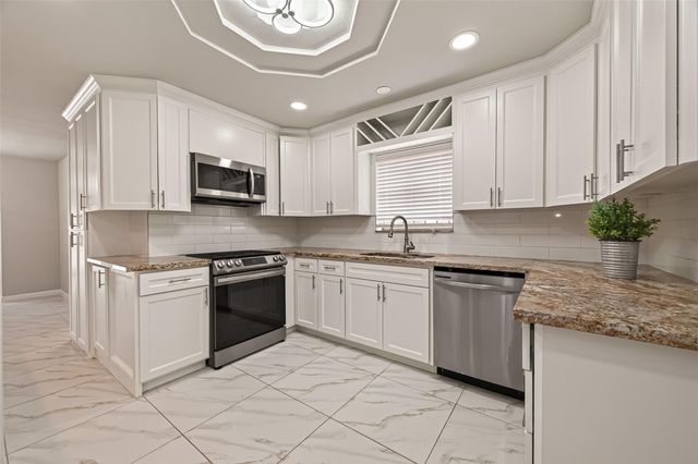5207 Bent Bough Lane, Houston, TX 77088