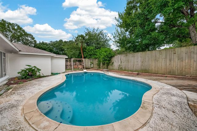 5207 Bent Bough Lane, Houston, TX 77088