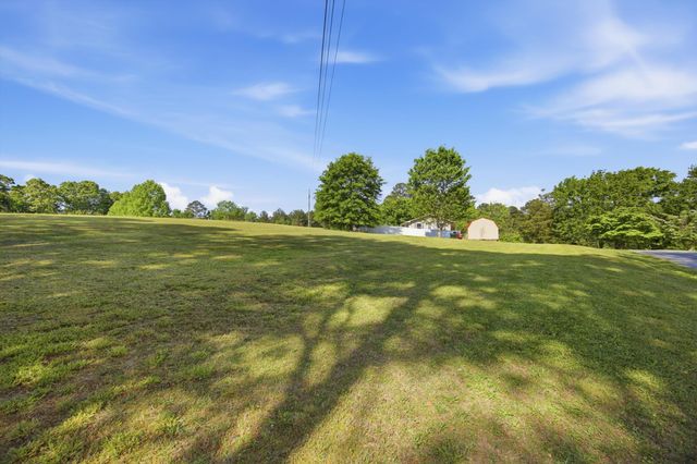 2090 Dorn Farm Place, Sale Creek, TN 37373