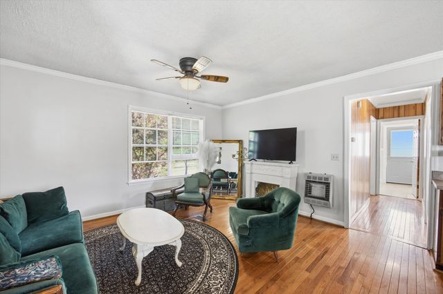 2090 Dorn Farm Place, Sale Creek, TN 37373