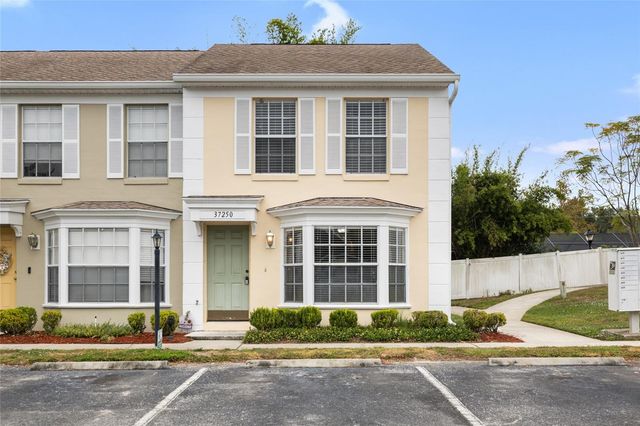 37250 EMBASSY PARK LANE, Dade City, FL 33525