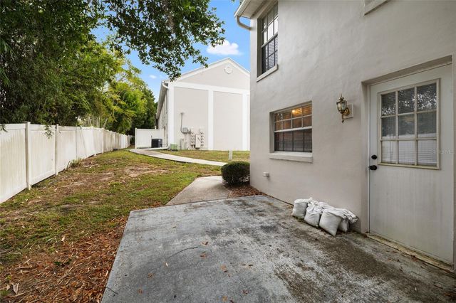 37250 EMBASSY PARK LANE, Dade City, FL 33525