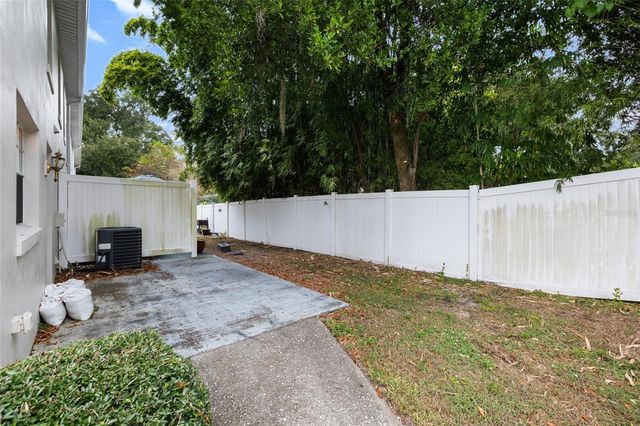 37250 EMBASSY PARK LANE, Dade City, FL 33525