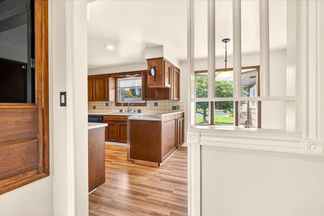 302 W Rainier Way, Spokane, WA 99208