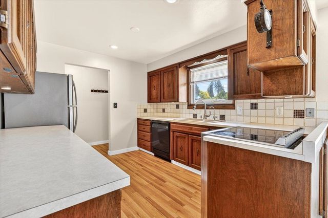 302 W Rainier Way, Spokane, WA 99208