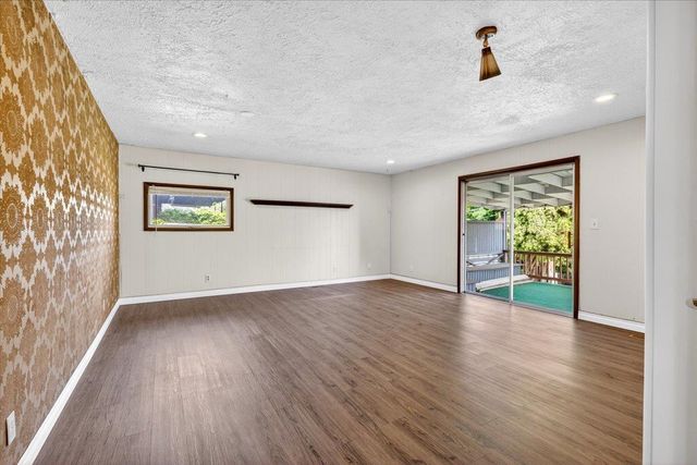302 W Rainier Way, Spokane, WA 99208