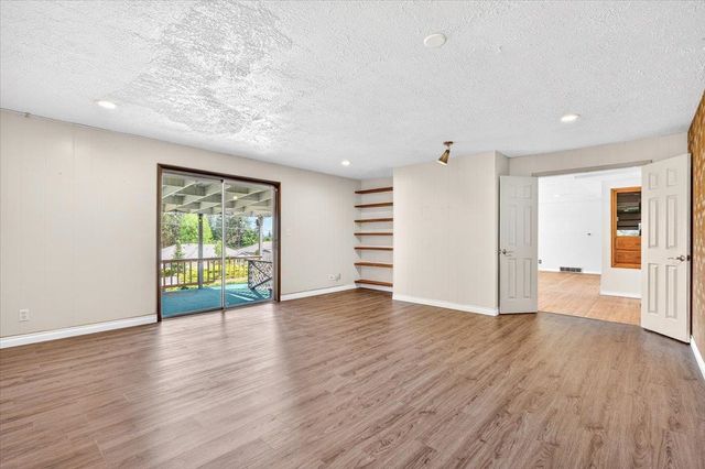 302 W Rainier Way, Spokane, WA 99208