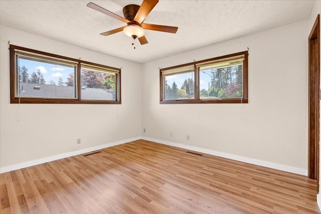 302 W Rainier Way, Spokane, WA 99208