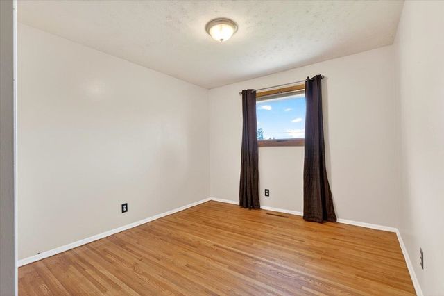 302 W Rainier Way, Spokane, WA 99208
