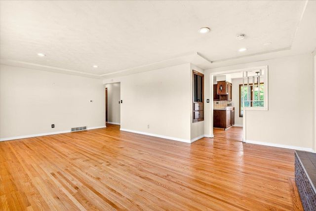 302 W Rainier Way, Spokane, WA 99208