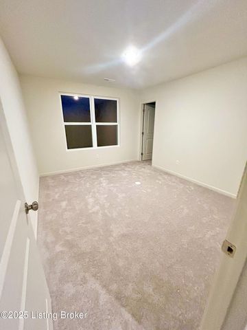 6509 Fair Ridge Ln, Louisville, KY 40291