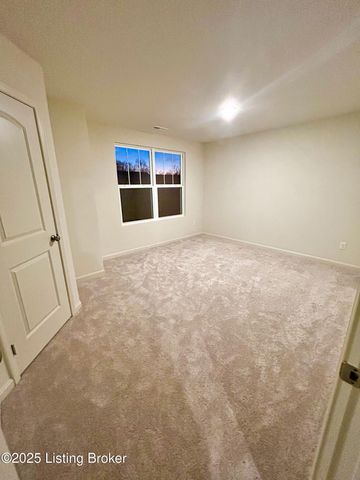 6509 Fair Ridge Ln, Louisville, KY 40291