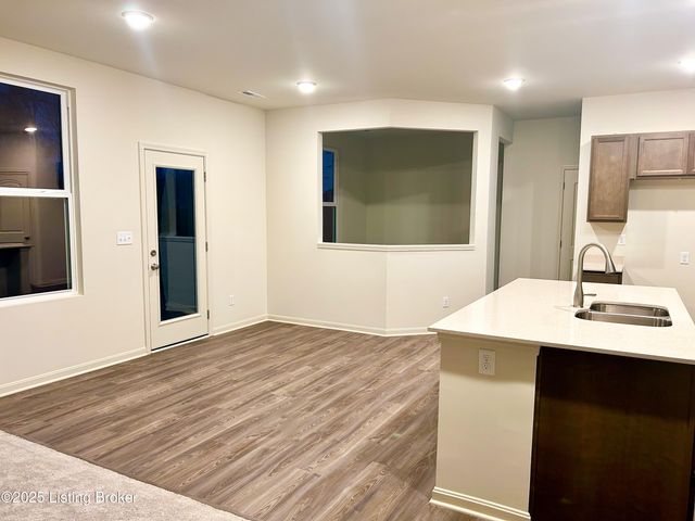 6509 Fair Ridge Ln, Louisville, KY 40291