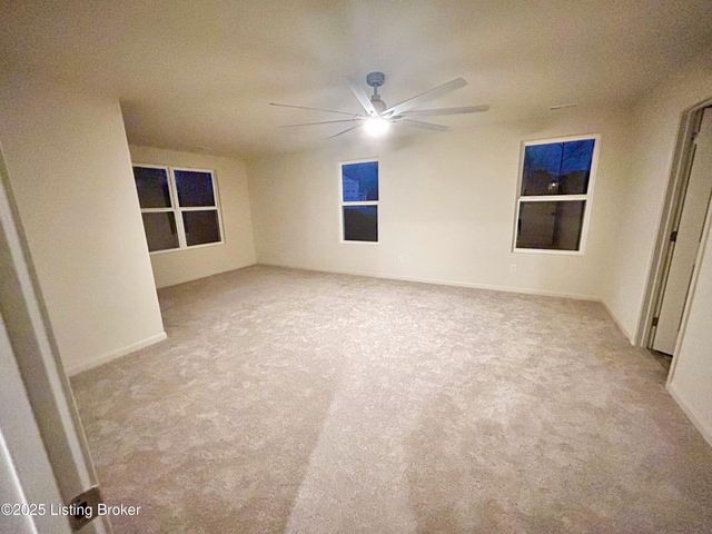 6509 Fair Ridge Ln, Louisville, KY 40291