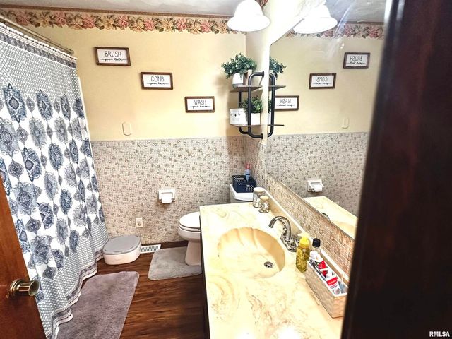 1340 E 6TH Street, Centralia, IL 62801