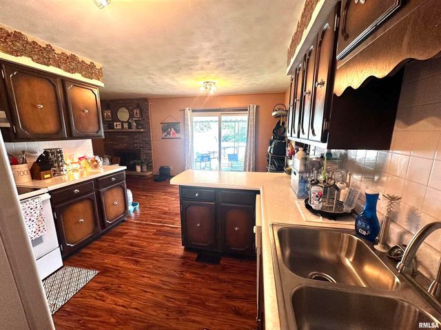 1340 E 6TH Street, Centralia, IL 62801