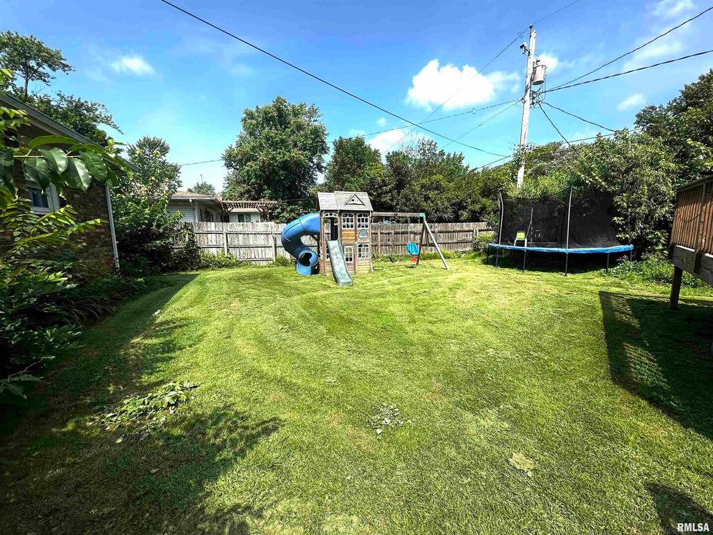 Image 14 of property listing at 1340 E 6TH Street, Centralia, IL 62801