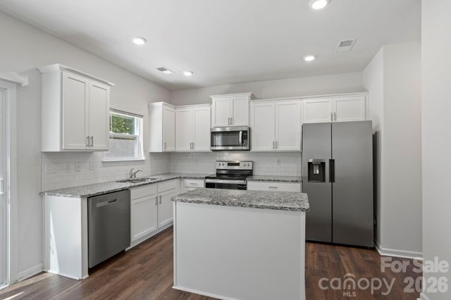 138 Marathon Lane, Candler, NC 28715