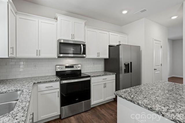138 Marathon Lane, Candler, NC 28715