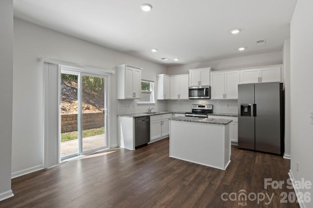 138 Marathon Lane, Candler, NC 28715