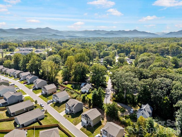 138 Marathon Lane, Candler, NC 28715