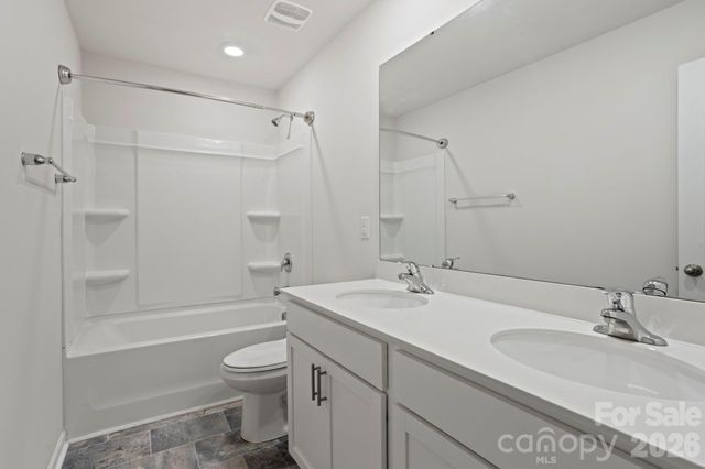 138 Marathon Lane, Candler, NC 28715