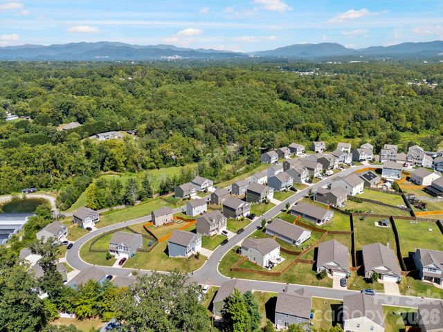 138 Marathon Lane, Candler, NC 28715