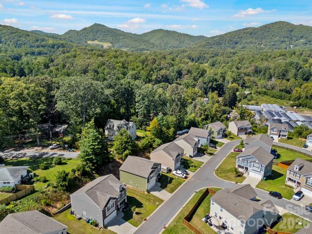 138 Marathon Lane, Candler, NC 28715
