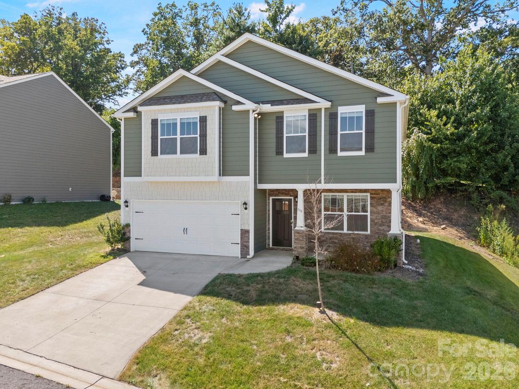 138 Marathon Lane, Candler, NC 28715