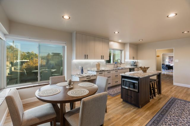 924 Valverde Drive SE, Albuquerque, NM 87108