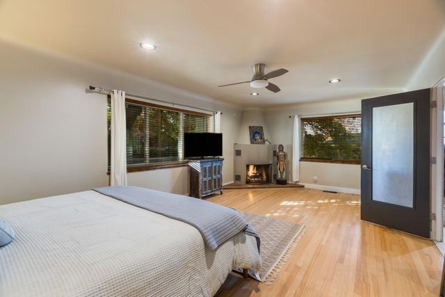 924 Valverde Drive SE, Albuquerque, NM 87108