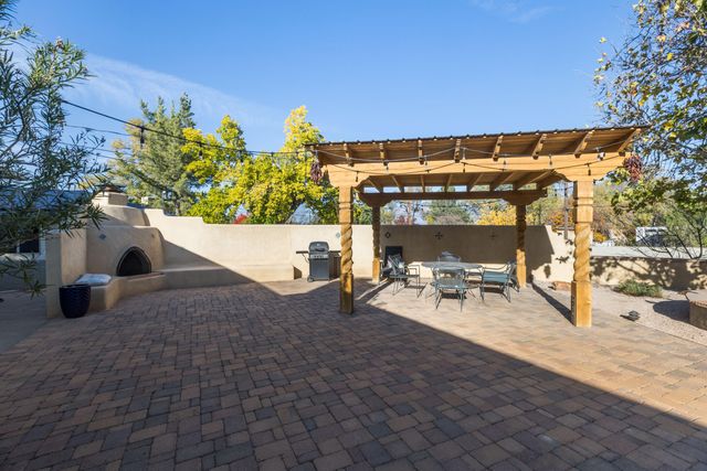 924 Valverde Drive SE, Albuquerque, NM 87108