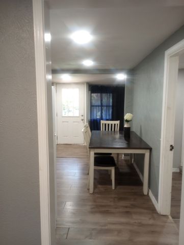 212 Paris Drive, Pottsboro, TX 75076