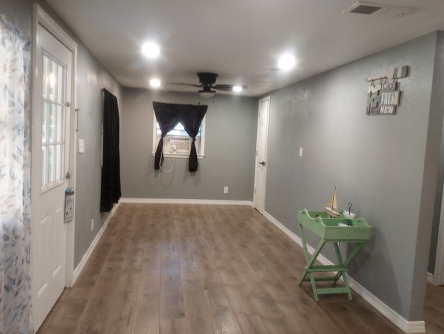 212 Paris Drive, Pottsboro, TX 75076