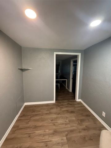 212 Paris Drive, Pottsboro, TX 75076