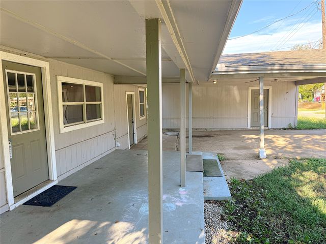 212 Paris Drive, Pottsboro, TX 75076