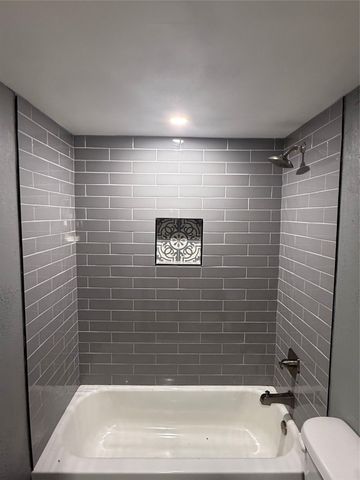 212 Paris Drive, Pottsboro, TX 75076