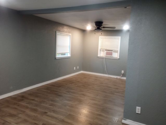 212 Paris Drive, Pottsboro, TX 75076