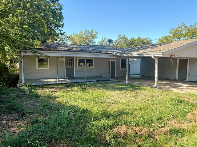 212 Paris Drive, Pottsboro, TX 75076