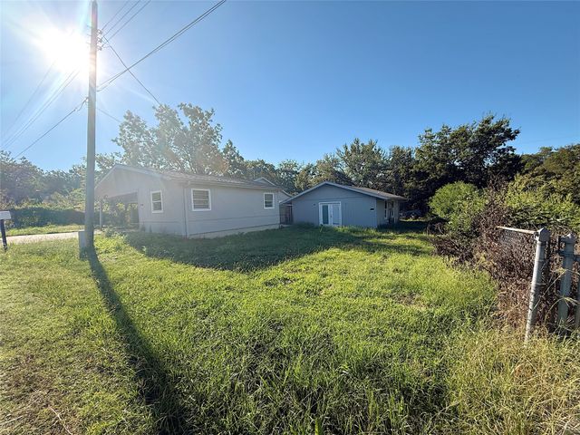 212 Paris Drive, Pottsboro, TX 75076