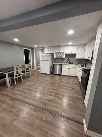 212 Paris Drive, Pottsboro, TX 75076